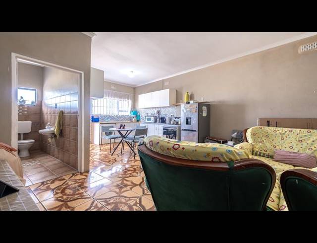 6 BEDROOM HOUSE FOR SALE IN KENSINGTON